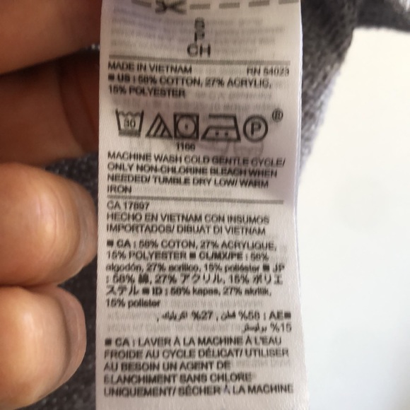 Beautiful Sweater. - Picture 8 of 8